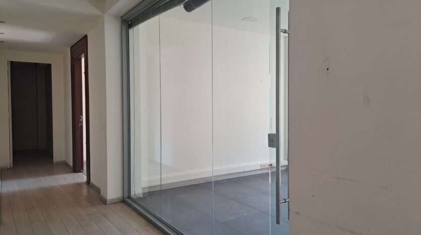 395 SQM Duplex Shop For Rent in Hamra, Ras Beirut