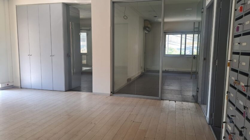395 SQM Duplex Shop For Rent in Hamra, Ras Beirut